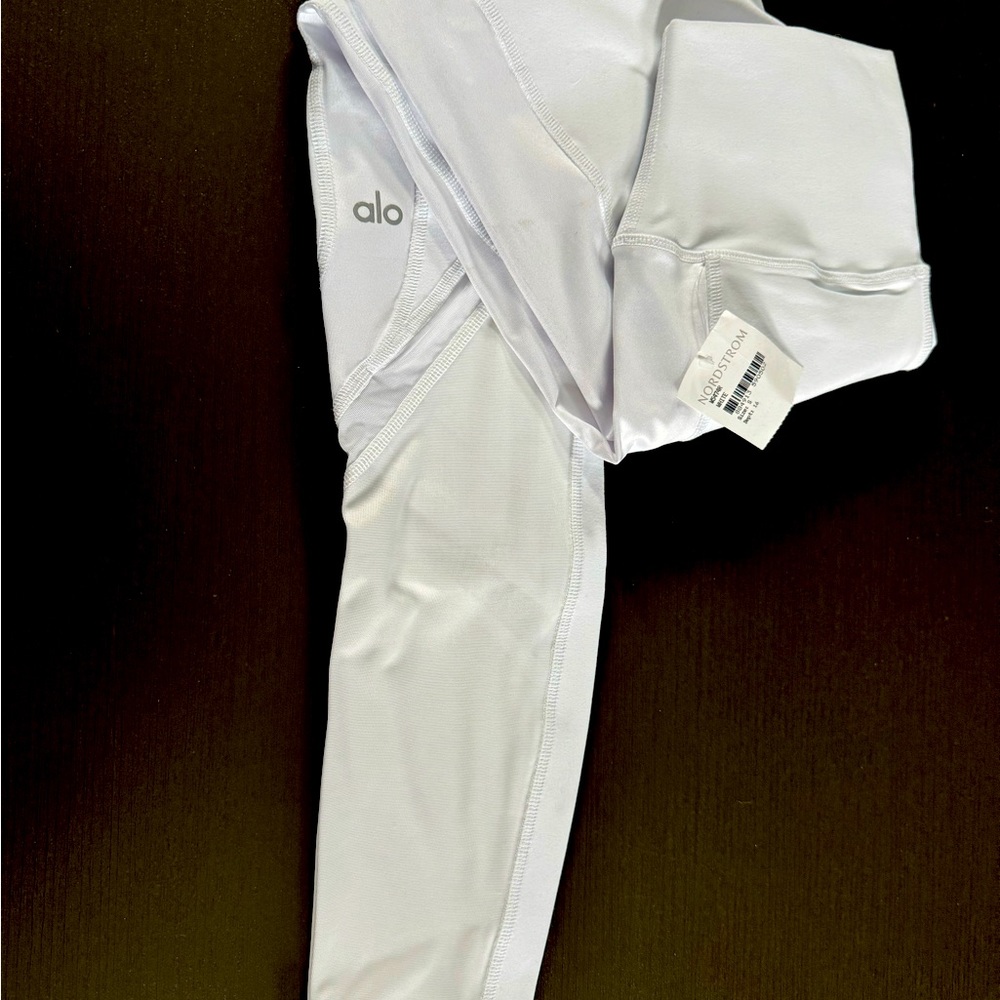 Alo Yoga leggings. Brand New with Tags. Size Small